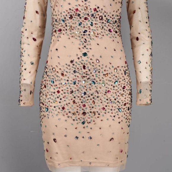 Host pick Gorgeous dress - Picture 2 of 3